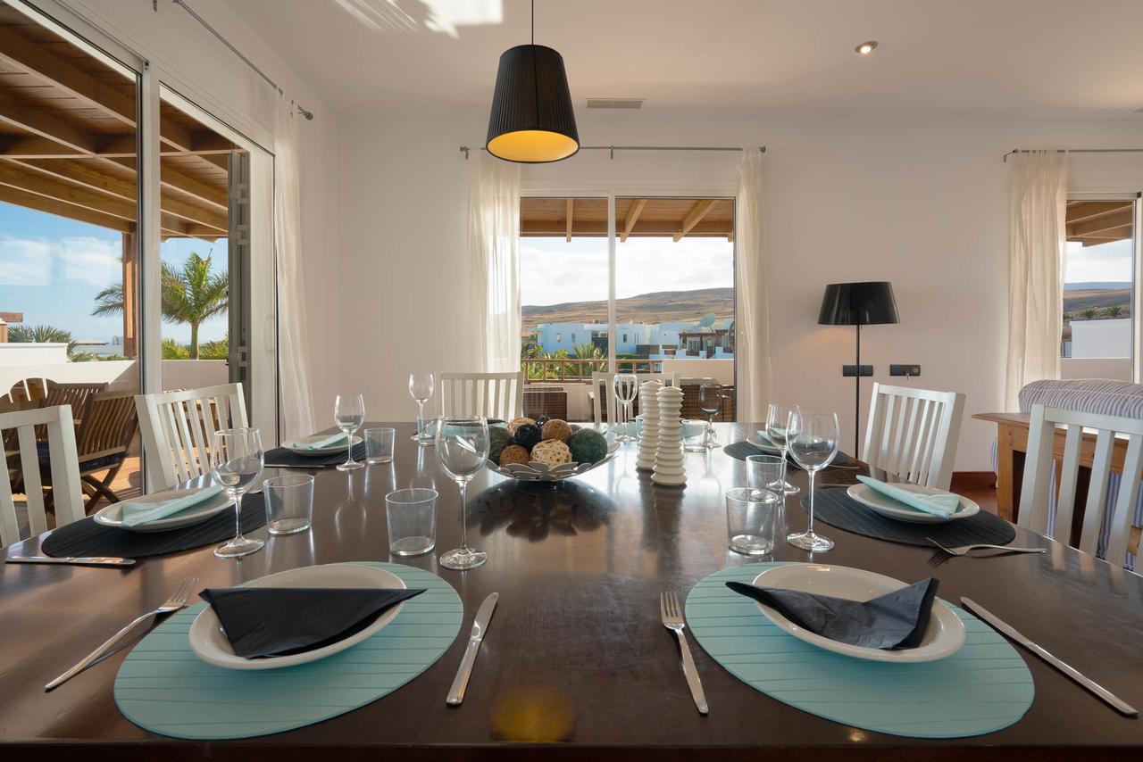 Villa Dedalos - A Luxury Large Villa With A Heated Pool In Пуерто Калеро Екстериор снимка