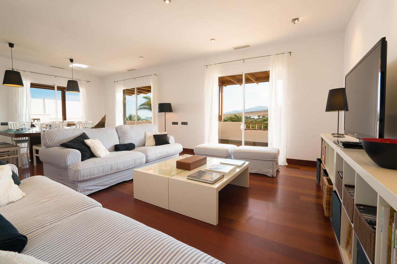 Villa Dedalos - A Luxury Large Villa With A Heated Pool In Пуерто Калеро Екстериор снимка